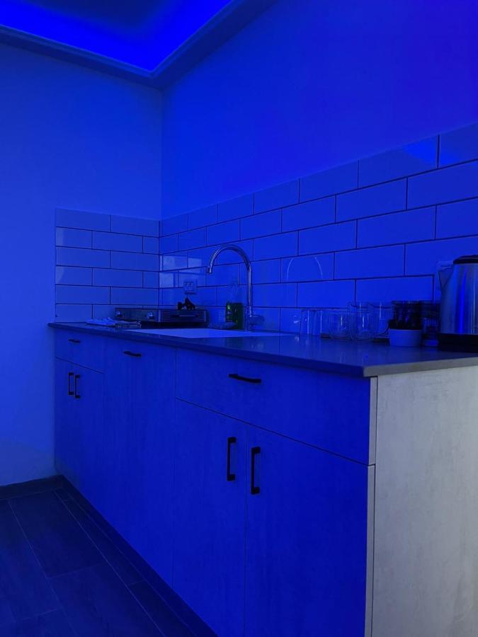 חדרי לייבל Label Rooms Blue & Red Tiberias Exteriér fotografie
